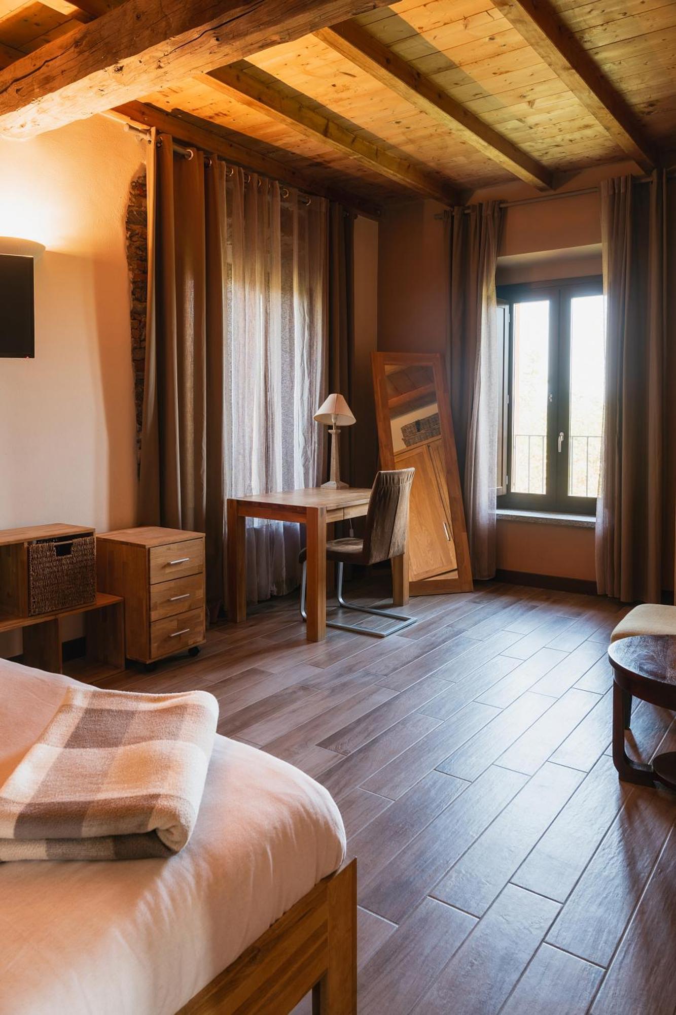 Hotel Equirelais Lomnago Exteriér fotografie