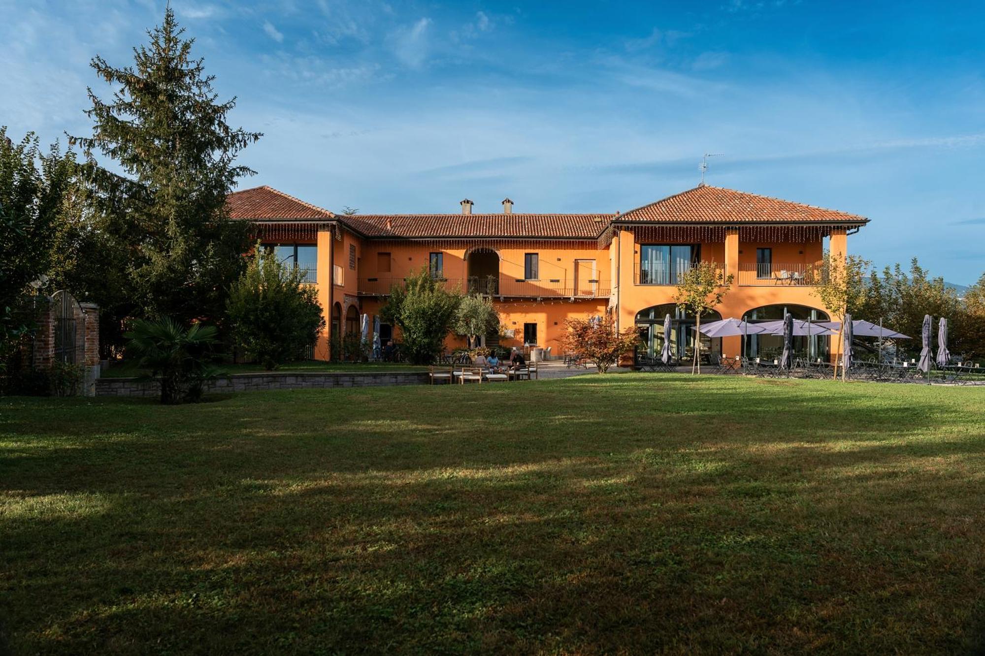 Hotel Equirelais Lomnago Exteriér fotografie