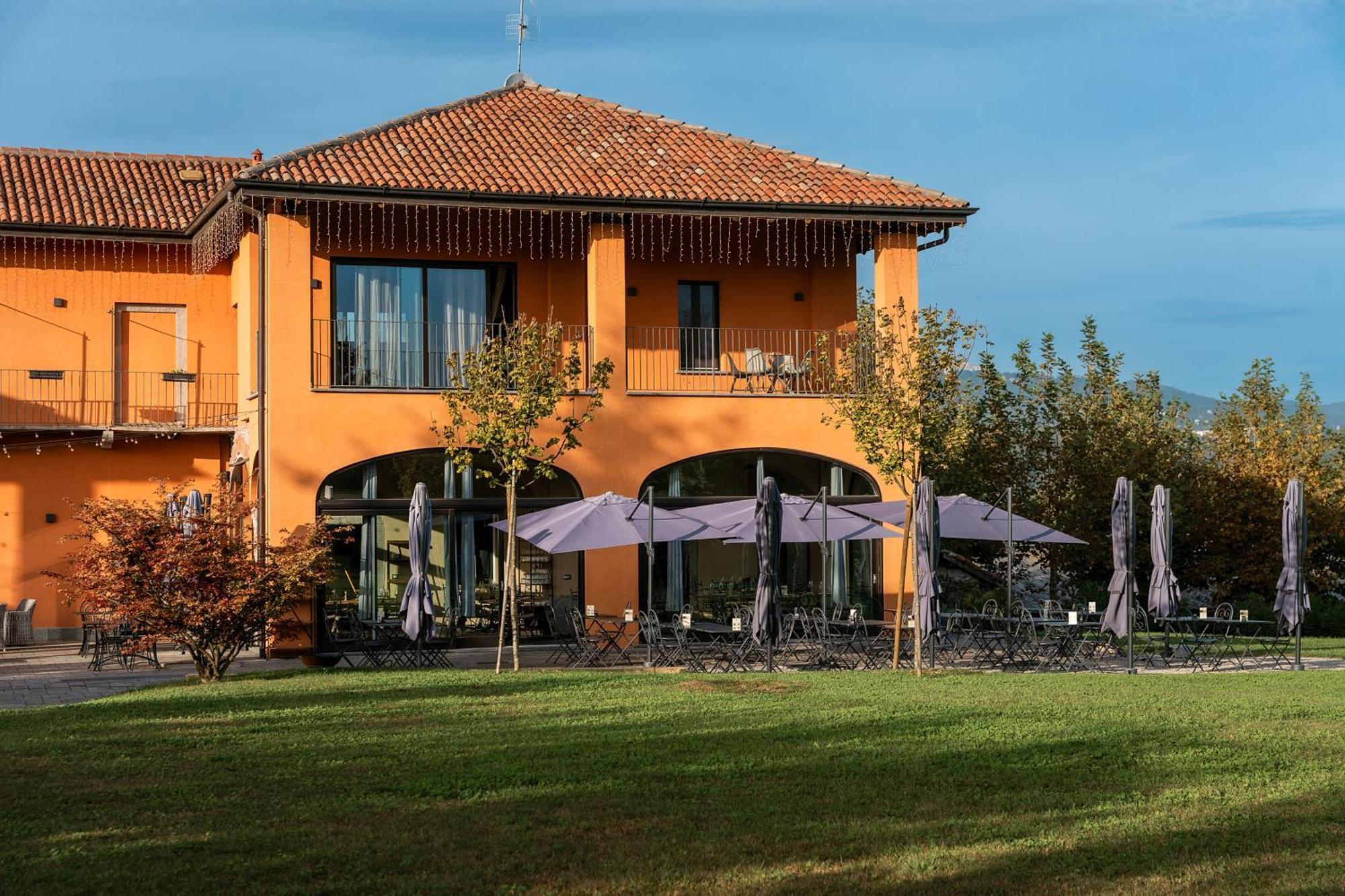 Hotel Equirelais Lomnago Exteriér fotografie