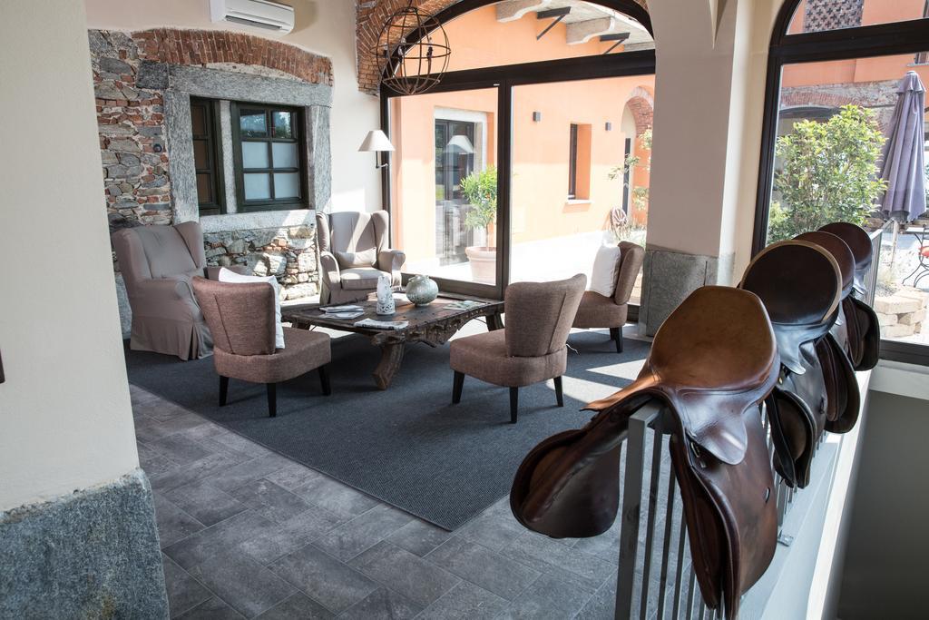 Hotel Equirelais Lomnago Exteriér fotografie