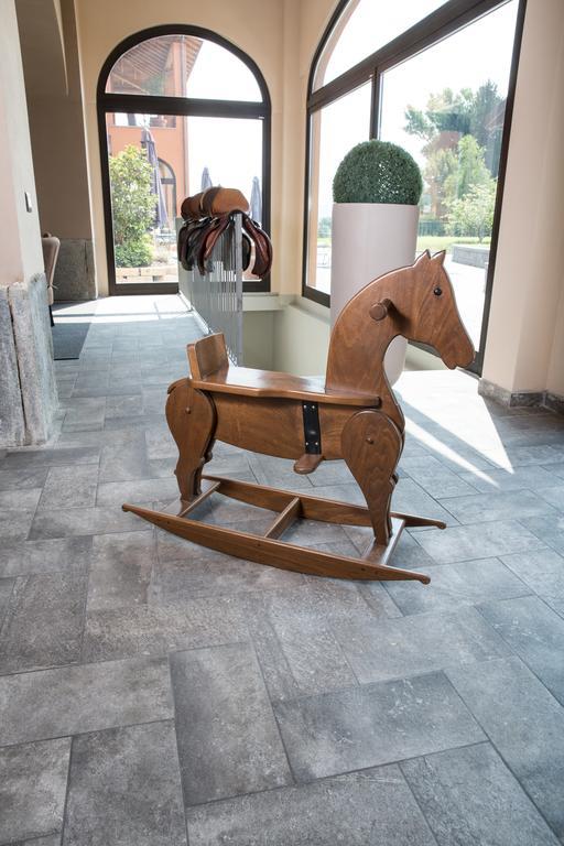 Hotel Equirelais Lomnago Exteriér fotografie