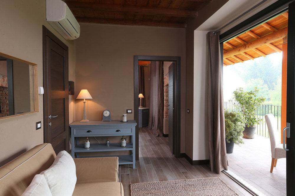 Hotel Equirelais Lomnago Exteriér fotografie